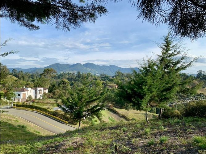 Lote en venta en La Ceja, 3205 m² · foto 3 de 7