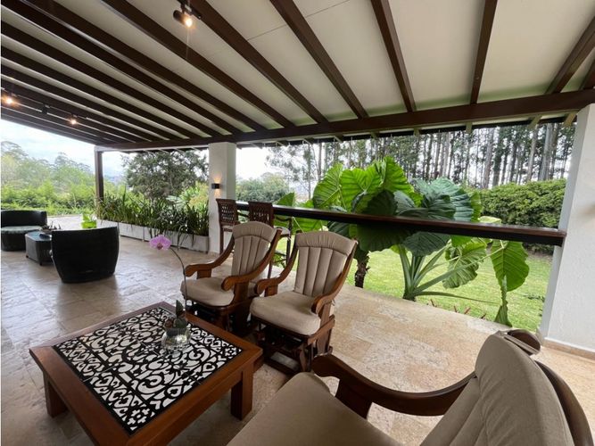 Casa de 4 alcobas en venta en Llano Grande, Medellín, 400 m² · foto 5 de 16