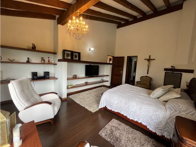Casa de 4 alcobas en venta en Llano Grande, Medellín, 400 m² · foto 12 de 16