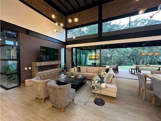 Casa de 4 alcobas en venta en La Ceja, 490 m² · foto 3 de 18