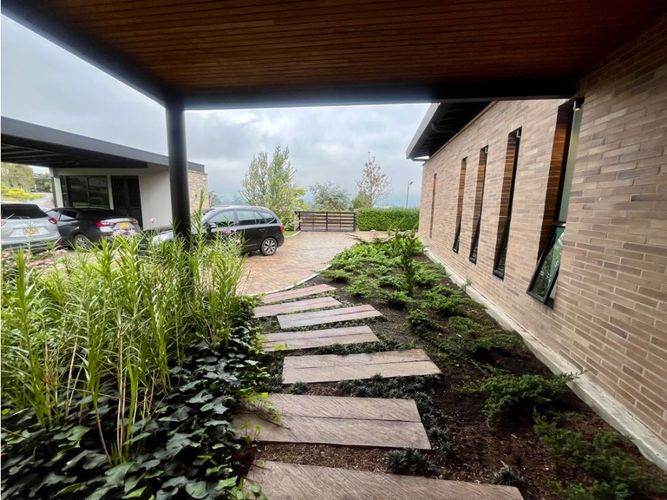 Casa de 4 alcobas en venta en La Ceja, 490 m² · foto 8 de 18