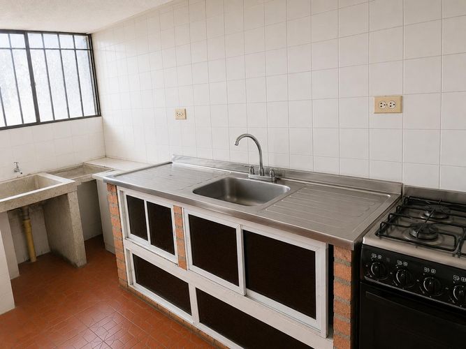 Apartamento de 3 alcobas en venta en Comuneros, Bucaramanga, 53 m² · foto 2 de 8