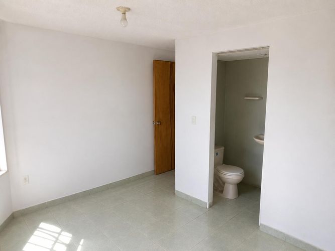 Apartamento de 3 alcobas en venta en Comuneros, Bucaramanga, 53 m² · foto 4 de 8