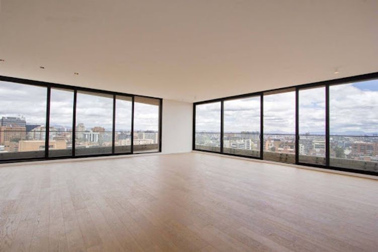 Apartamento de 3 alcobas en venta en La Cabrera, Bogotá, 241 m² · foto 3 de 24