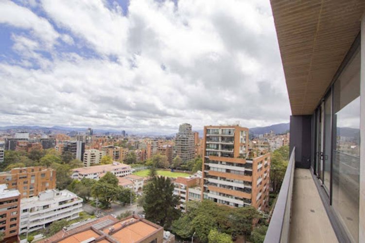 Apartamento de 3 alcobas en venta en La Cabrera, Bogotá, 241 m² · foto 7 de 24