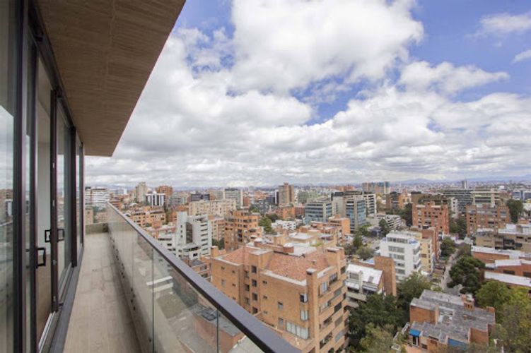 Apartamento de 3 alcobas en venta en La Cabrera, Bogotá, 241 m² · foto 9 de 24