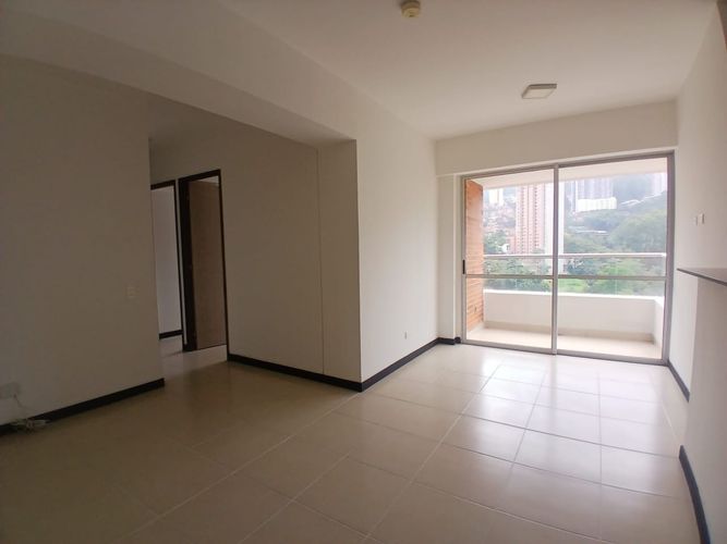 Apartamento de 3 alcobas en venta en Las Lomitas, Sabaneta, 80 m² · foto 2 de 13