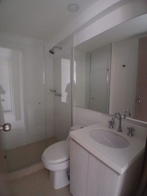 Apartamento de 3 alcobas en venta en Las Lomitas, Sabaneta, 80 m² · foto 4 de 13