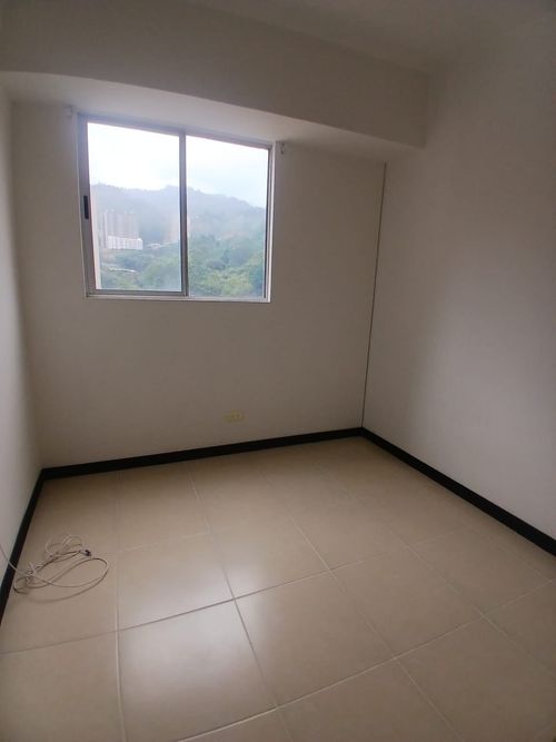 Apartamento de 3 alcobas en venta en Las Lomitas, Sabaneta, 80 m² · foto 8 de 13