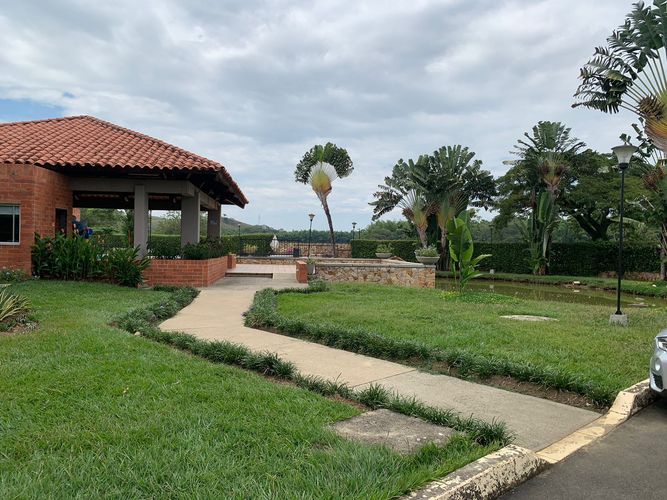 Casa de 4 alcobas en venta en Peon, Jamundí, 577 m² · foto 2 de 11