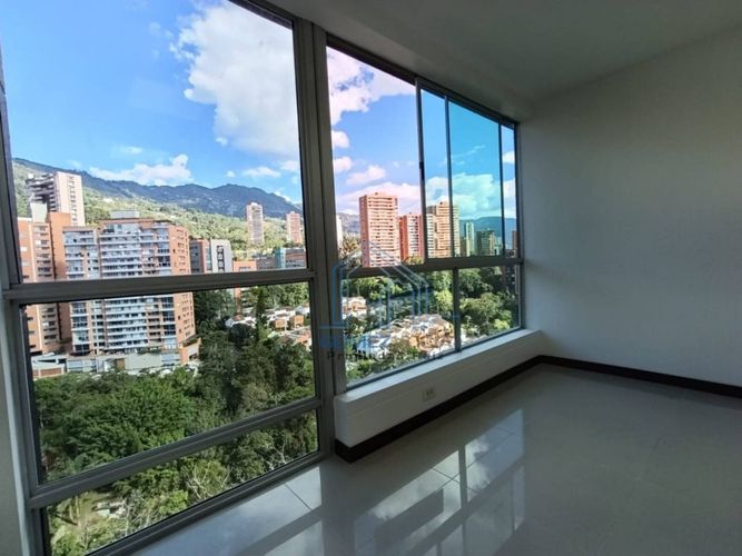 Consultorio en arriendo en El Tesoro, Medellín, 40 m² · foto 2 de 7