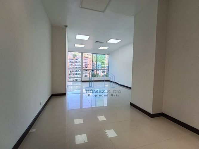 Consultorio en arriendo en El Tesoro, Medellín, 40 m² · foto 4 de 7
