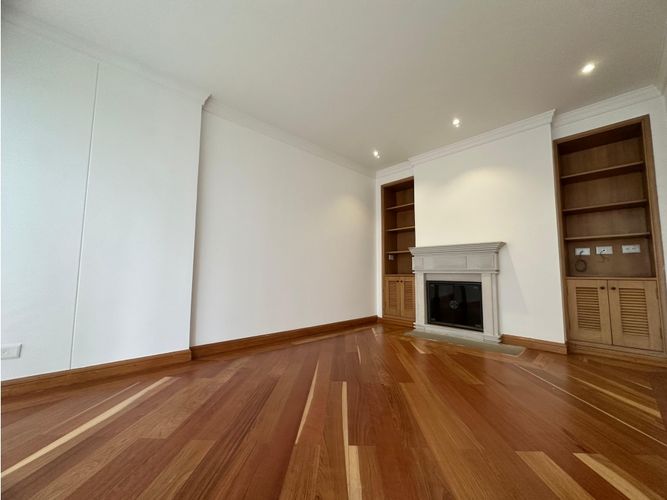 Apartamento de 3 alcobas en venta en Santa Ana Oriental, Bogotá, 220 m² · foto 2 de 19