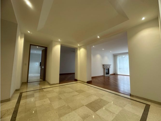 Apartamento de 3 alcobas en venta en Santa Ana Oriental, Bogotá, 220 m² · foto 3 de 19