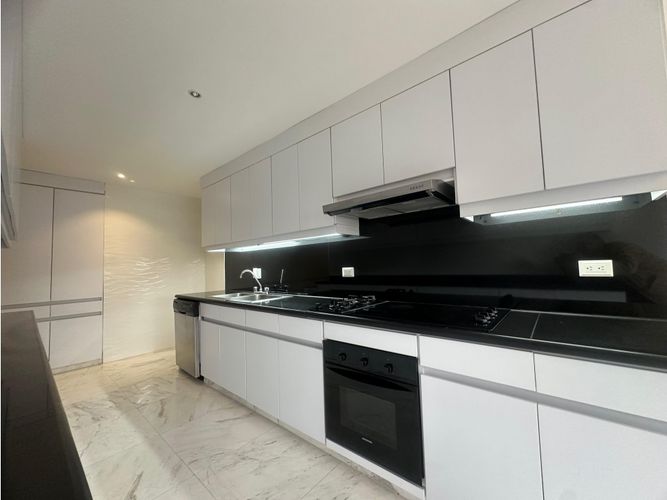 Apartamento de 3 alcobas en venta en Santa Ana Oriental, Bogotá, 220 m² · foto 7 de 19