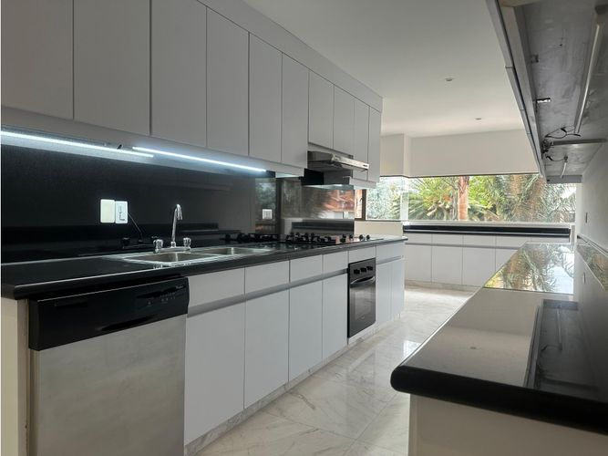 Apartamento de 3 alcobas en venta en Santa Ana Oriental, Bogotá, 220 m² · foto 8 de 19