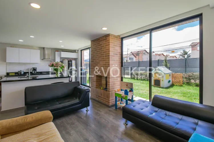 Casa de 2 alcobas en venta en La Estrella, Chía, 127 m² · foto 2 de 18