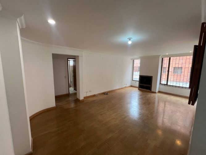 Apartamento de 2 alcobas en venta en Santa Barbara, Bogotá, 85 m² · foto 5 de 24