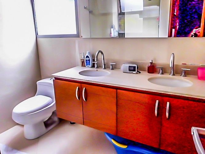 Apartamento de 4 alcobas en venta en El Poblado, Medellín, 199 m² · foto 13 de 17