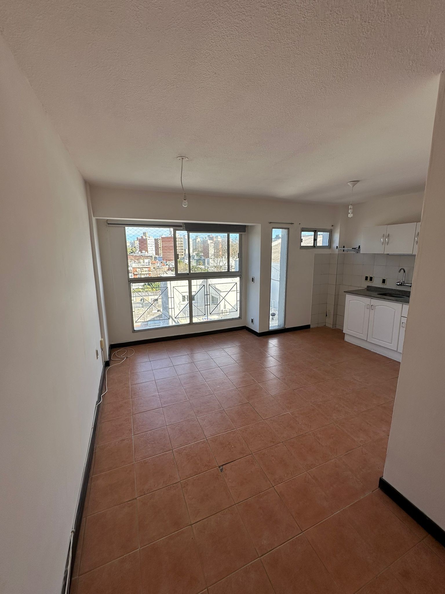 Apartamento de 1 Dormitorio con Ubicación Privilegiada en Pocitos,  Av. Rivera y 14 de Julio.