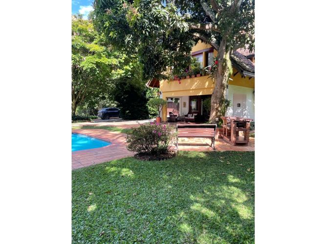 Casa de 4 alcobas en venta en Vegas De San Jose, Sabaneta, 275 m² · foto 3 de 24