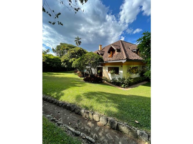 Casa de 4 alcobas en venta en Vegas De San Jose, Sabaneta, 275 m² · foto 11 de 24