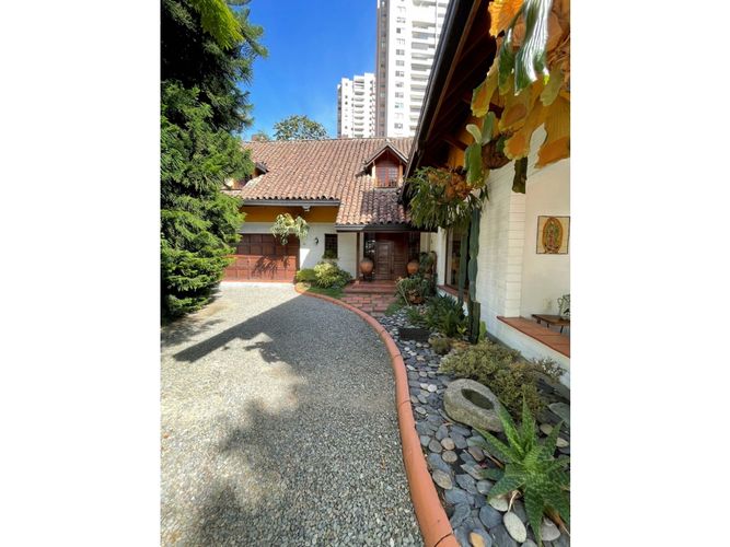Casa de 4 alcobas en venta en Vegas De San Jose, Sabaneta, 275 m² · foto 12 de 24