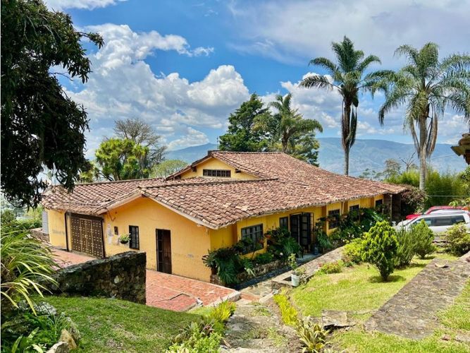 Finca en venta en El Picacho, Medellín, 462 m² · foto 3 de 24