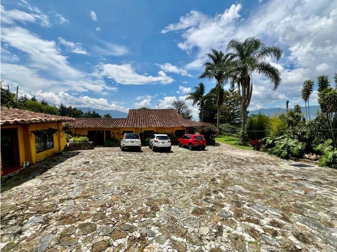 Finca en venta en El Picacho, Medellín, 462 m² · foto 4 de 24