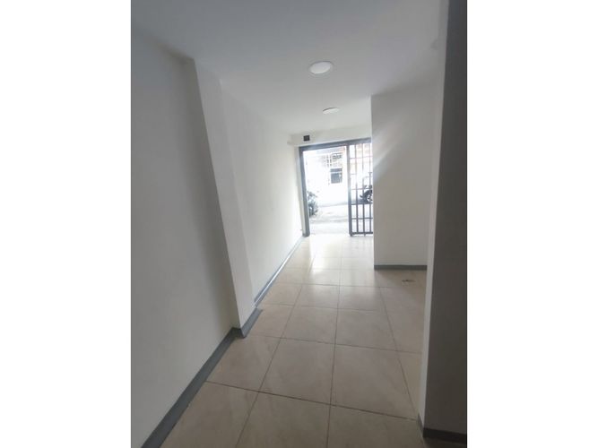 Local en arriendo en Florida Nueva, Medellín, 18 m² · foto 3 de 11