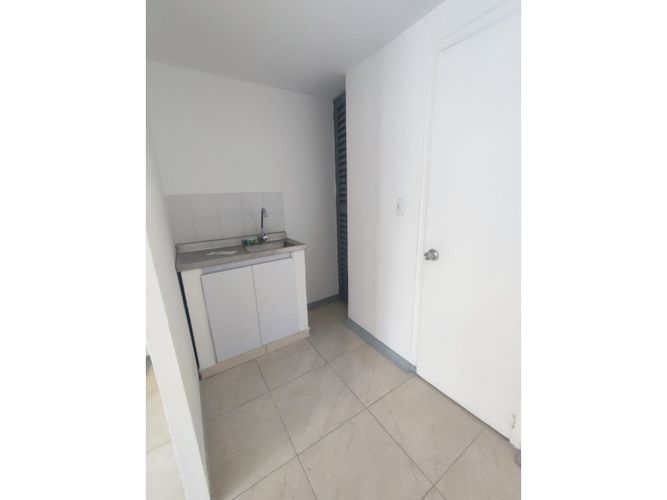 Local en arriendo en Florida Nueva, Medellín, 18 m² · foto 9 de 11