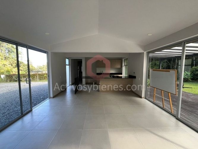 Finca en arriendo en El Carmen, El Retiro, 2800 m² · foto 3 de 20