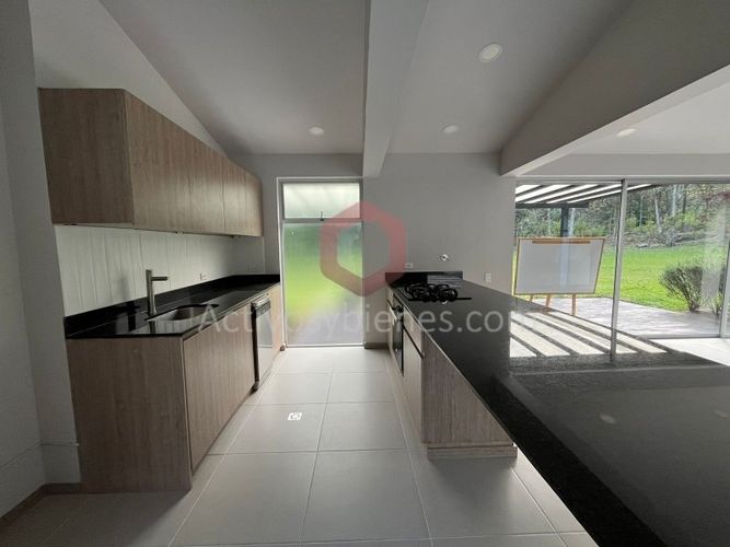 Finca en arriendo en El Carmen, El Retiro, 2800 m² · foto 4 de 20