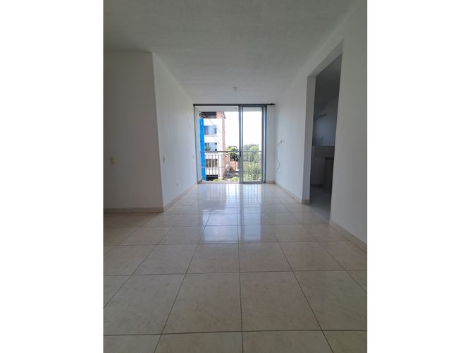 Apartamento de 3 alcobas en venta en Cedro, Girón, 56 m² · foto 2 de 14