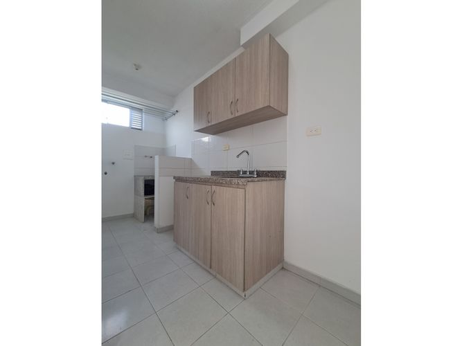 Apartamento de 3 alcobas en venta en Cedro, Girón, 56 m² · foto 3 de 14