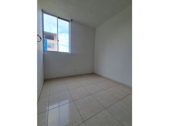 Apartamento de 3 alcobas en venta en Cedro, Girón, 56 m² · foto 6 de 14