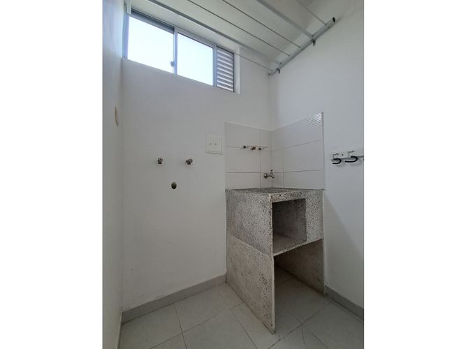 Apartamento de 3 alcobas en venta en Cedro, Girón, 56 m² · foto 10 de 14