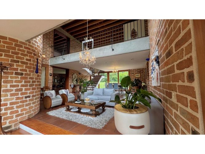 Casa de 3 alcobas en venta en El Poblado, Medellín, 330 m² · foto 5 de 24