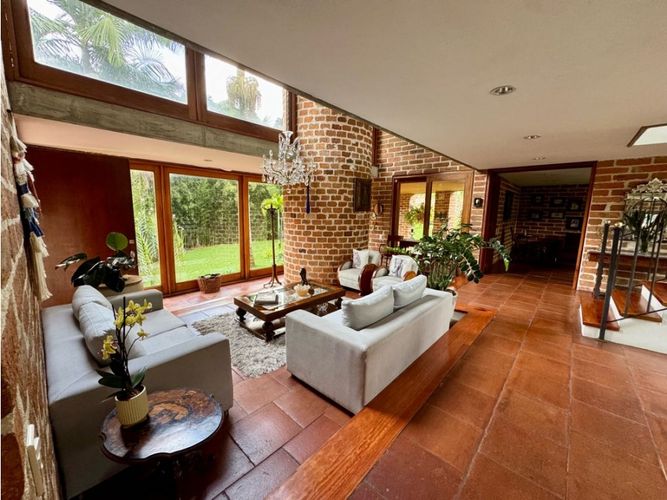 Casa de 3 alcobas en venta en El Poblado, Medellín, 330 m² · foto 8 de 24