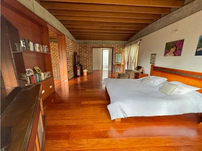 Casa de 3 alcobas en venta en El Poblado, Medellín, 330 m² · foto 12 de 24