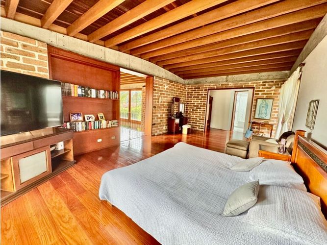 Casa de 3 alcobas en venta en El Poblado, Medellín, 330 m² · foto 14 de 24