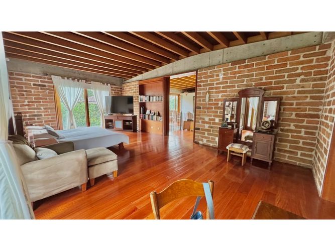 Casa de 3 alcobas en venta en El Poblado, Medellín, 330 m² · foto 16 de 24
