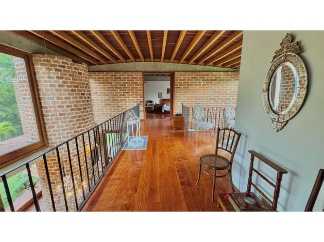 Casa de 3 alcobas en venta en El Poblado, Medellín, 330 m² · foto 21 de 24