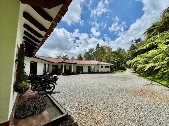 Casa de 4 alcobas en venta en Santa Elena, El Retiro, 283 m² · foto 3 de 24