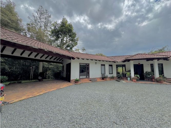 Casa de 4 alcobas en venta en Santa Elena, El Retiro, 283 m² · foto 9 de 24