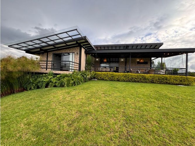 Casa de 2 alcobas en venta en Pantanillo, El Retiro, 234 m² · foto 2 de 24