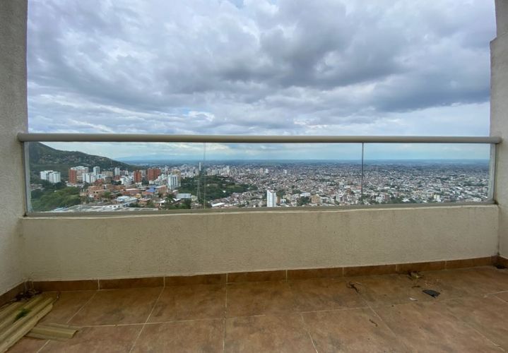 Apartamento de 4 alcobas en venta en Bellavista, Cali, 136 m² · foto 5 de 16
