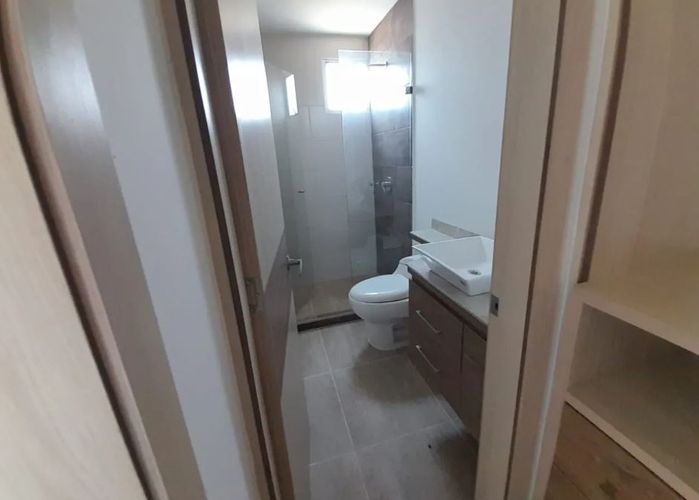 Apartamento de 4 alcobas en venta en Bellavista, Cali, 136 m² · foto 10 de 16