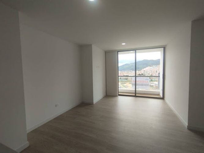 Apartamento de 3 alcobas en arriendo en San Jose De Usaquen, Bogotá, 80 m² · foto 2 de 20