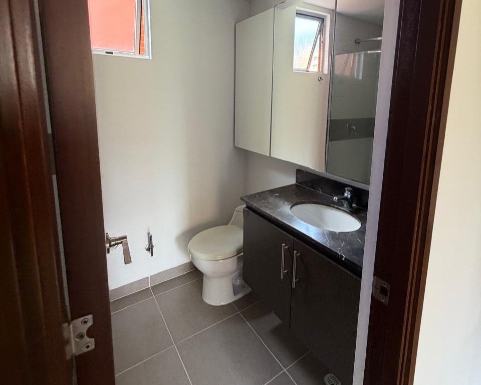 Apartamento en venta en Loma Del Esmeraldal, Envigado · foto 9 de 12
